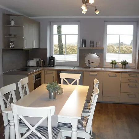 Carstensen - Gemütlich Und Rollstuhlfreundlich Eingerichtetes Mit Terrasse * Janneby